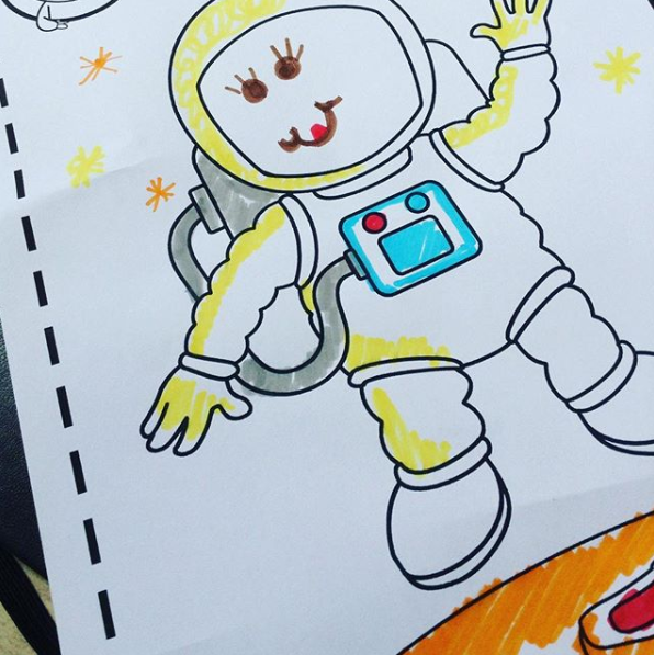 astronauta GRATIS descarga e imprime ficha actividades infantil